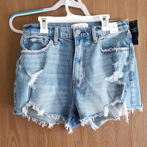 Abercrombie & Fitch Pants - NWT Abercrombie High Rise Mom Shorts